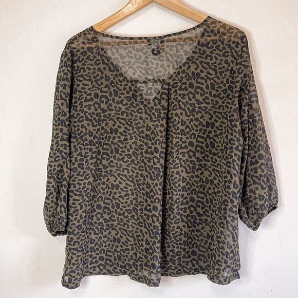Torrid Animal Print Sheer Blouse Size 2 - Picture 4 of 6